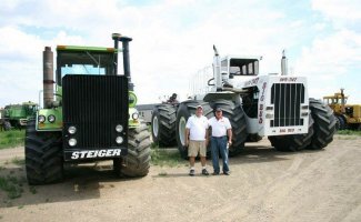 Самые большие трактора в мире (11 фото)