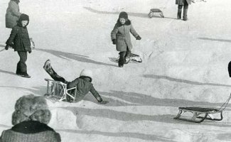 Фотографии былых времён. Зимние забавы советских детей (19 фото)