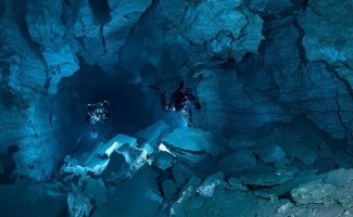 Черные дыры Земли: самые глубокие пещеры мира (10 фото)
