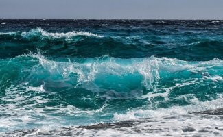 Почему вода в океане соленая: причины и теории (2 фото + 1 видео)