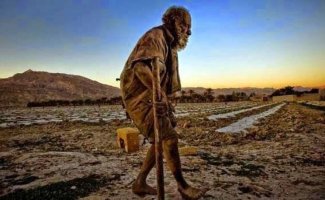 Аму Хаджи: человек, который не мылся 67 лет, но сохранил чистую душу (4 фото)