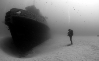 Пост из-под воды: затонувшие корабли и не только (45 фото)